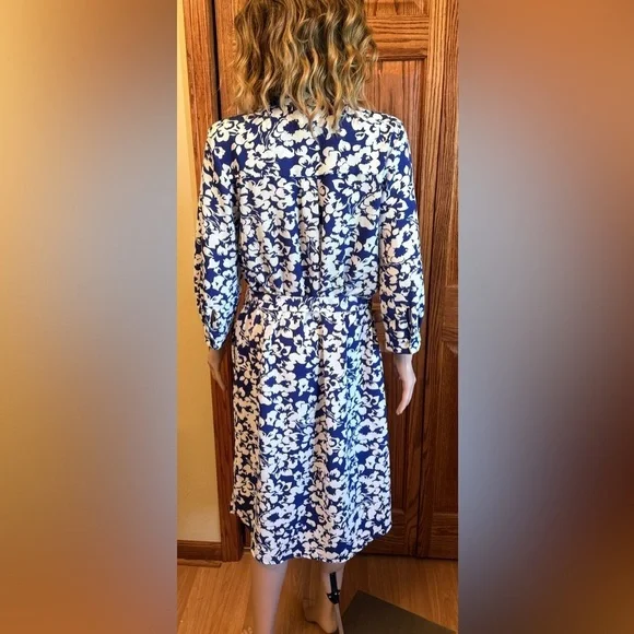 Monteau Los Angeles Women’s Dress Size Large Blue & White Floral Buttons - Picture 2 of 16